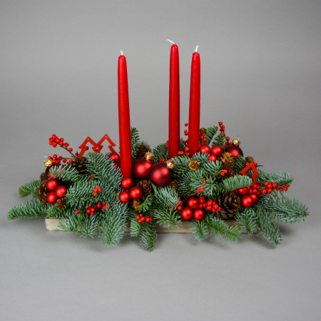 Cadouri si aranjamente de Craciun - Aranjament de masa rosu elegant