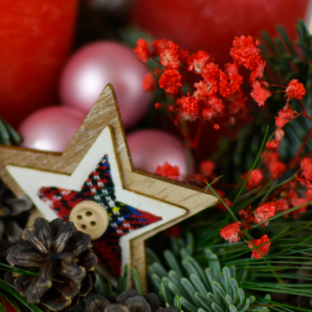 Aranjament rosu pentru masa de Craciun [2]