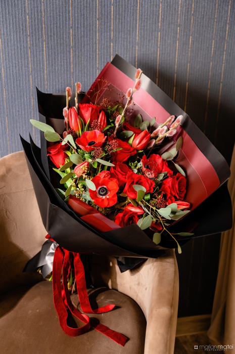 Buchet trandafiri si anemone [2]