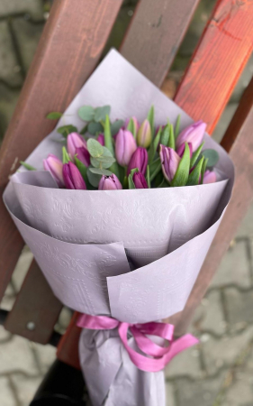 Buchete de flori - Buchet 19 lalele in ambalaj tip coif