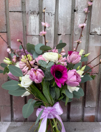 Buchete de flori - Buchet de primavara cu crengi decorative