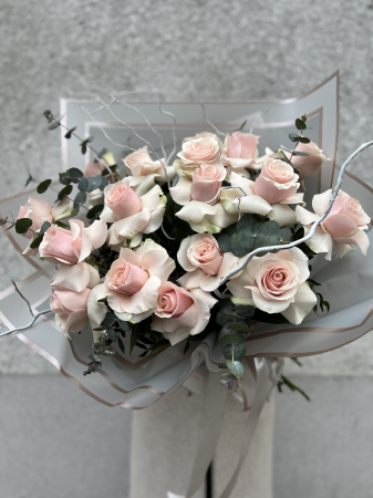 Buchet 17 trandafiri roz [1]