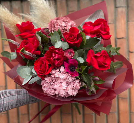 Buchete si cutii cu trandafiri - Buchet trandafiri si hortensia