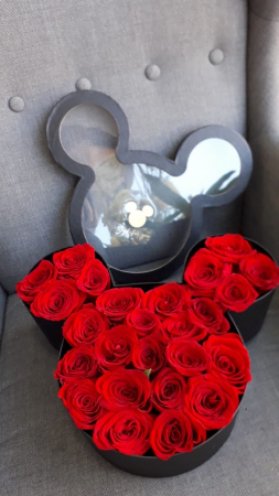 Produse - Aranjament floral in cutie Mickey cu trandafiri rosii