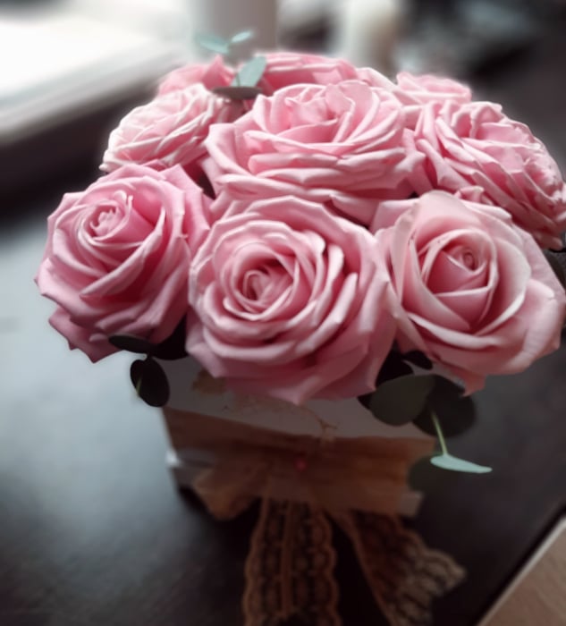 9 Pink Roses in box [2]