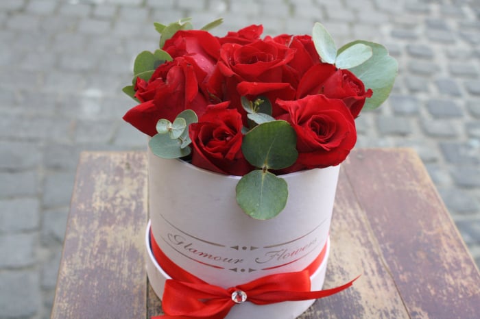 7 Red Roses in Box [1]