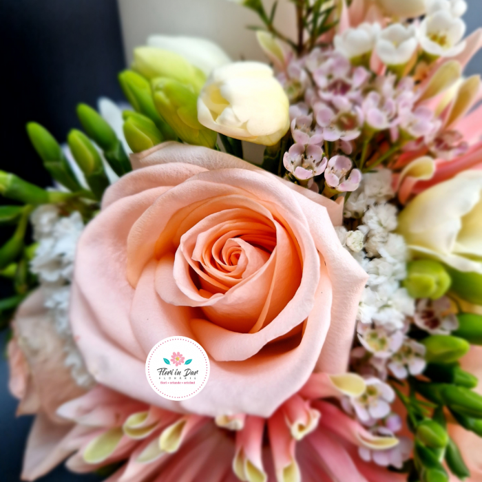 Lumânare cununie cu trandafiri miniroze frezii gerbera [4]