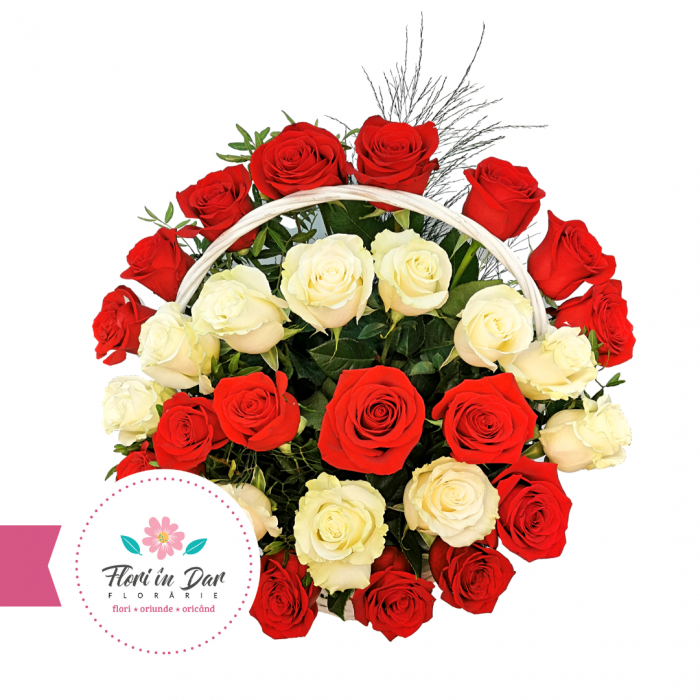 Aranjament trandafiri albi si rosii in cos florarie Roman [2]