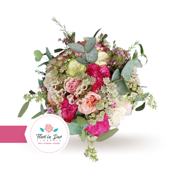 Buchet mireasa cu trandafiri astrantia wax flowers [2]
