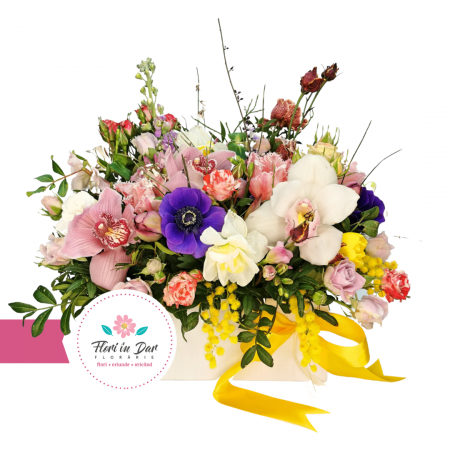 Aranjamente - Aranjament cu cimbidium, frezie, lalele, eustoma, anemone, trandafiri livrare flori Roman