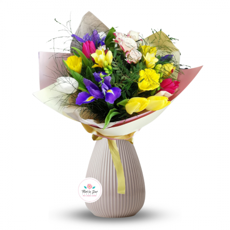Buchete - Buchet de primavara frezii lalele miniroze iris