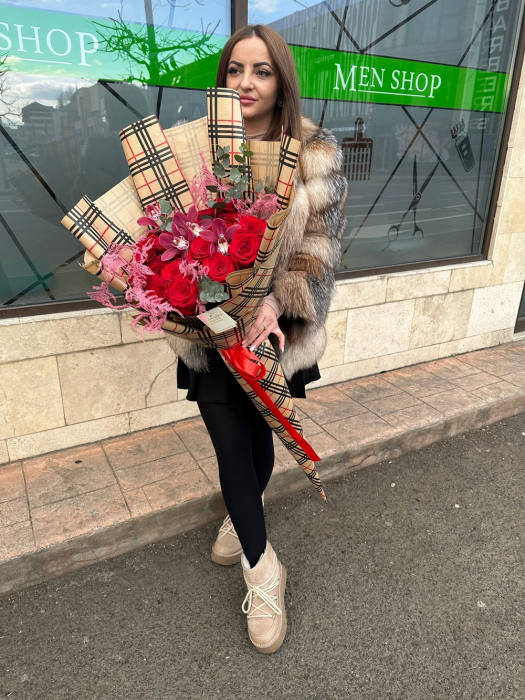 Buchet Burberry & Red Roses [3]