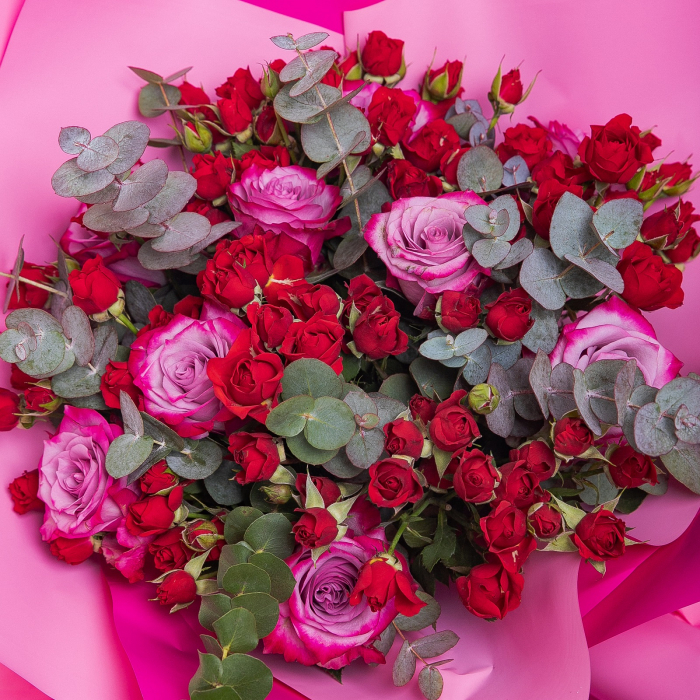 Buchet de flori minirosa si trandafiri [2]