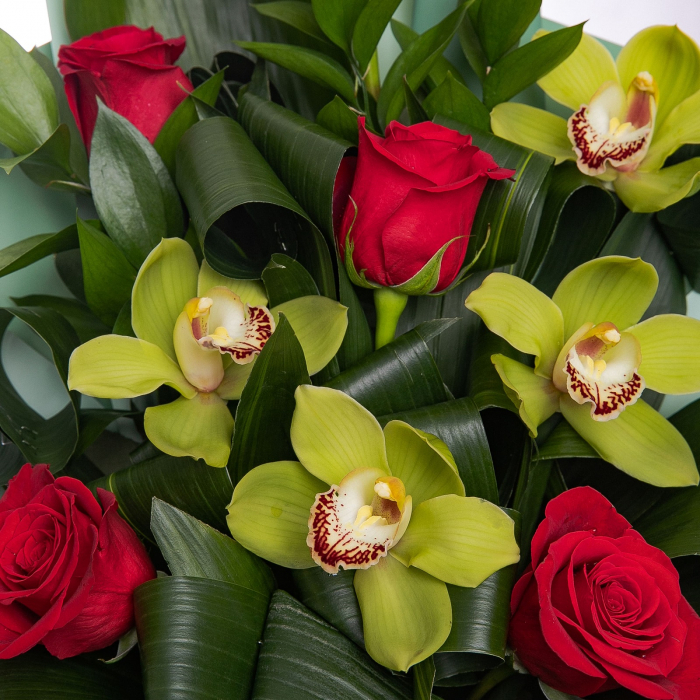 Buchet trandafiri si cymbidium [2]