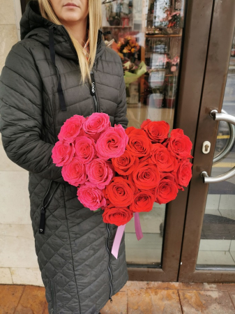 Flori de Sf Valentin - Buchet in foma de inima cu trandafiri