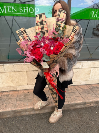 Buchet Burberry & Red Roses [1]