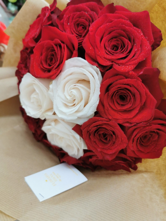 Bouquet of red roses [1]