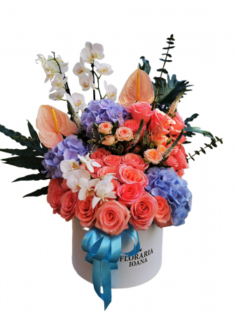 Aranjamente florale in cutii - Cutie cu mix de flori