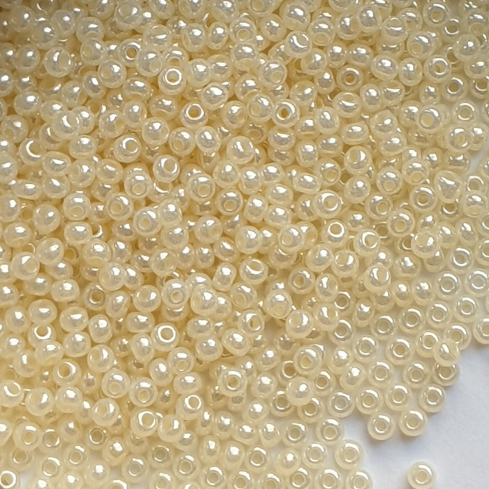 margele-nisip-preciosa-ornela-11-0-47113-crem-sidefat [2]