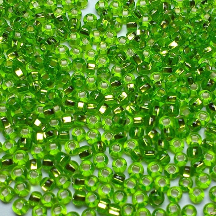 margele-nisip-preciosa-ornela-11-0-57220-verde-deschis-transparent-miez-argintiu [3]