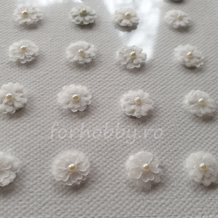 strasuri-flori-autoadezive-alb-20bc-1cm [2]