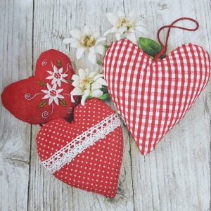 Hartie pentru decupaj - servetel-decorativ-inimioare