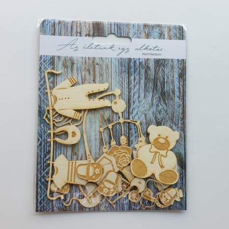 decoratiune-din-lemn-bebe-fetita [1]