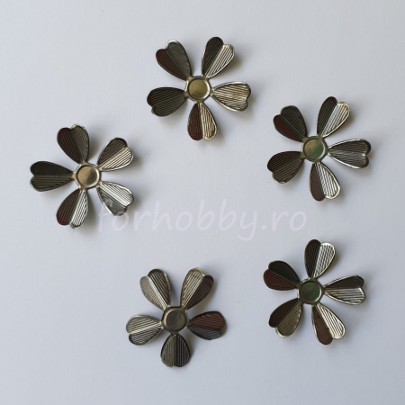 forme-decorative-din-metal-flori-3.2cm-set-5bc [1]
