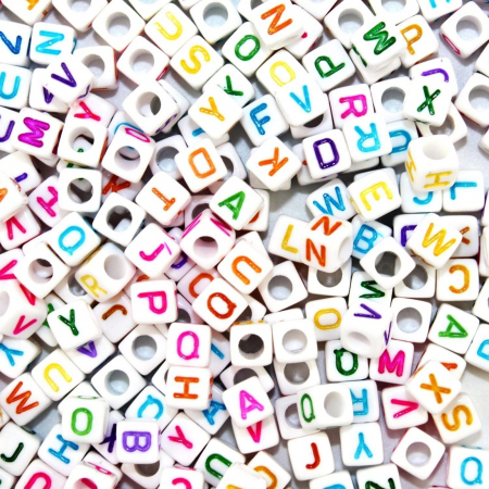 margele-cubice-albe-cu-litere-colorate-alfabet-daco-ad161 [1]