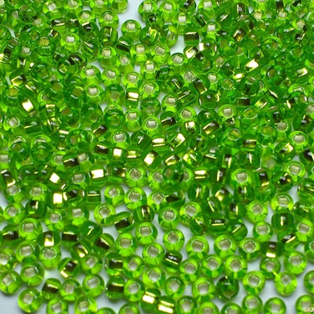 margele-nisip-preciosa-ornela-11-0-57220-verde-deschis-transparent-miez-argintiu [2]