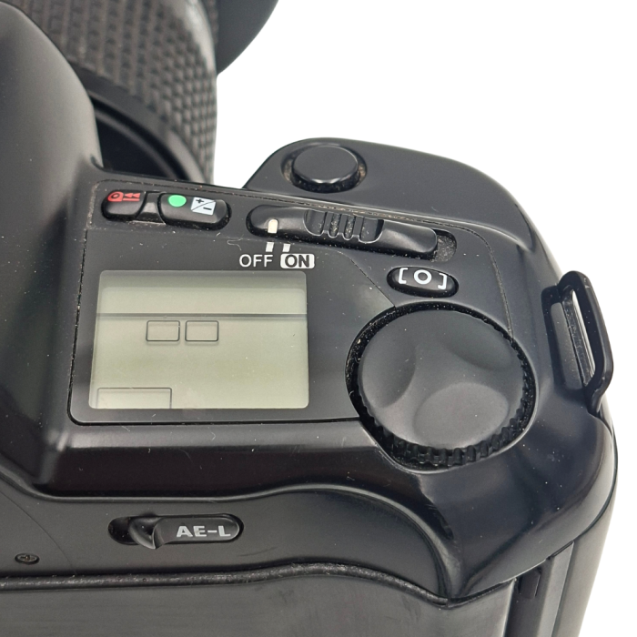 aparat-foto-film-nikon-f90x-obiectiv-28-200mm-d.jpg [6]