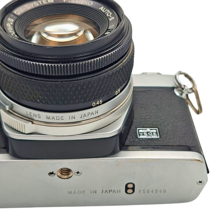 aparat-foto-film-olympus-om-1-mecanic-zuiko-50mm.jpg [5]