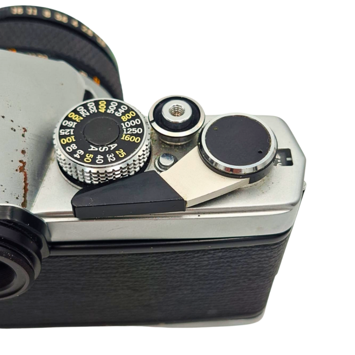 aparat-foto-film-olympus-om-1-mecanic-zuiko-50mm.jpg [4]