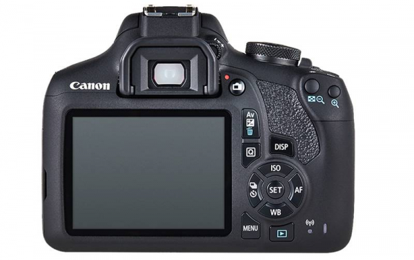 Canon EOS 2000D + EF-S 18-55mm IS II f/3.5-5.6 [4]