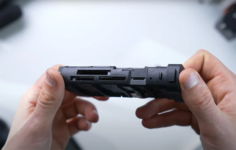 cititor-carduri-profesional-freewell-cf-a-b-sd-tf-negru.jpg [4]