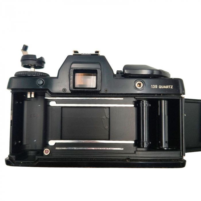 Contax 139 Quartz + Obiectiv Yashica DSB 50mm f/1.9 – Cameră SLR 35mm cu obturator quartz [5]