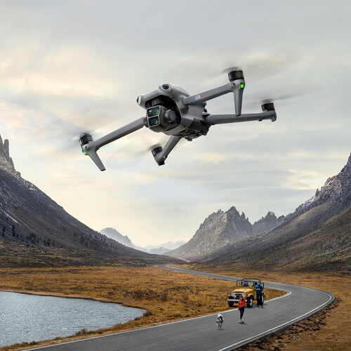 DJI Air 3 Fly More Combo (DJI RC 2) Dronă DJI cu Telecomanda DJI RC 2 [15]