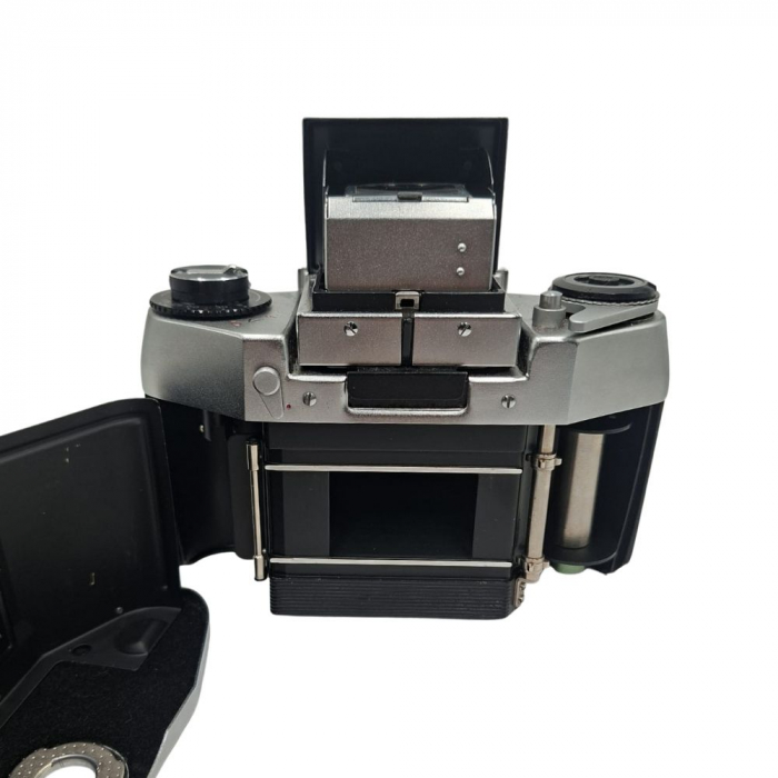 Exa 1b cu Auto Revuenon 50mm f/1.8 – Cameră SLR analog germană cu montură M42 și optică luminoasă [3]