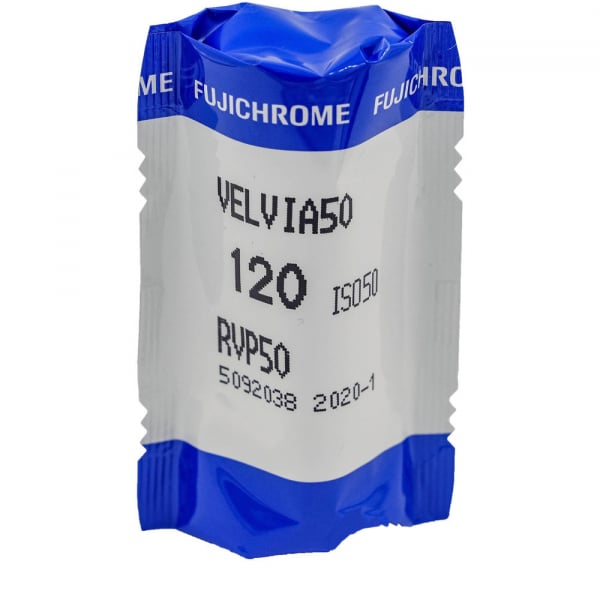 Fujifilm Fujichrome Velvia Professional 50/120 - film diapozitiv color lat ISO 100 , 120mm [1]