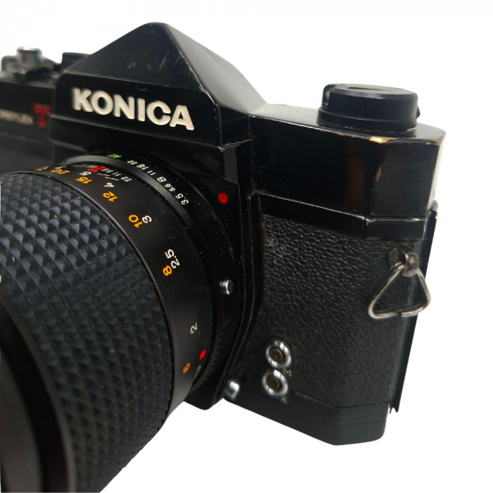 Konica Autoreflex T cu Hexanon AR 135mm f/3.5 – Cameră pe film 35mm vintage [2]
