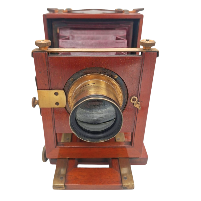 aparat-foto-colectie-lemn-burduf-rosu-reisecamera-1900.jpg [2]