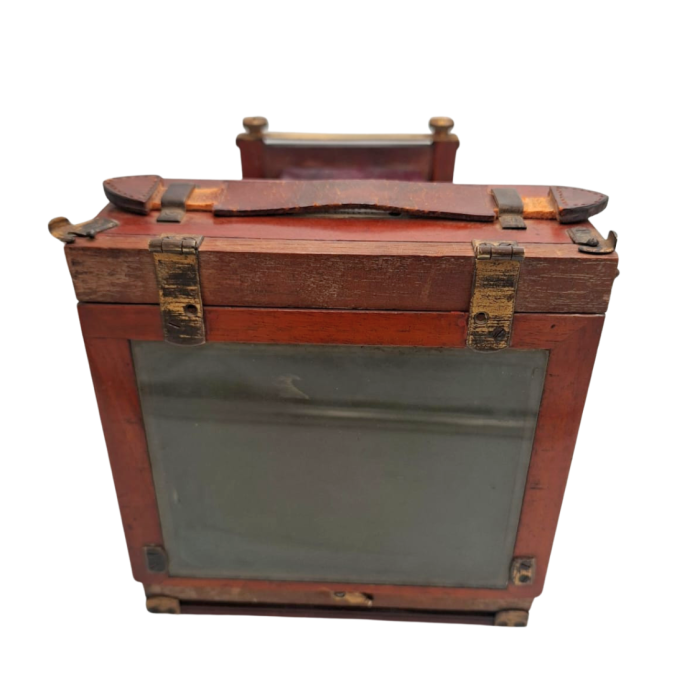 aparat-foto-colectie-lemn-burduf-rosu-reisecamera-1900.jpg [4]