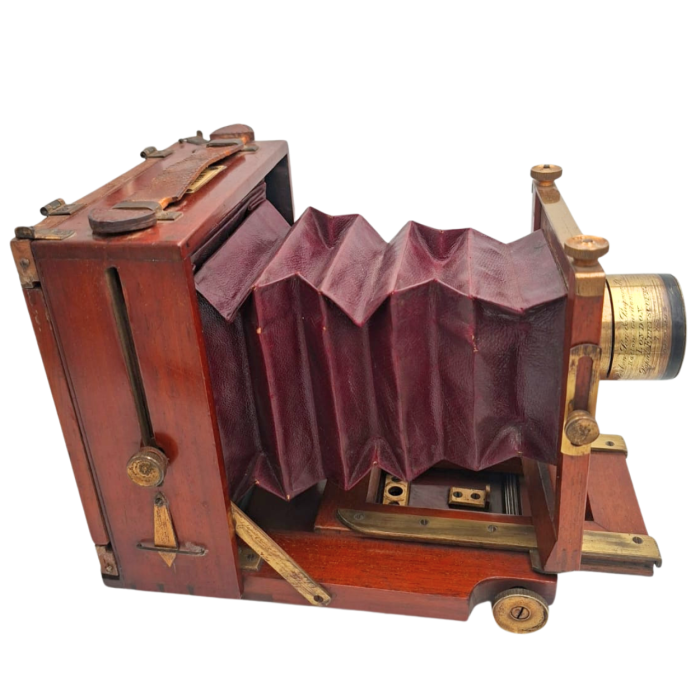 aparat-foto-colectie-lemn-burduf-rosu-reisecamera-1900.jpg [3]