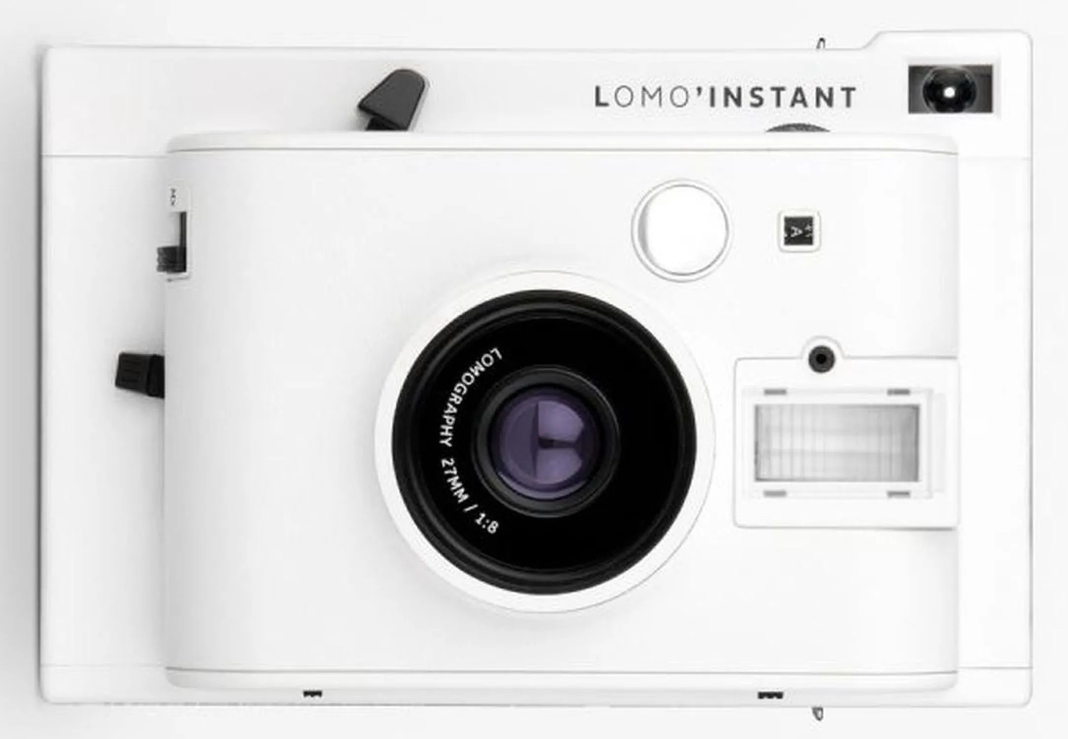 Lomography Lomo'Instant Mini White – aparat foto instant cu film Fujifilm Instax Mini, obiectiv wide-angle 27mm built-in, 3 moduri fotografiere, expuneri multiple nelimitate, compensare expunere ±2EV, aperturi f/8–f/32, flash integrat on/off GN9, filtre gel color 4 culori, oglindă selfie, zone-focusing, conexiune cablu declansator, montaj trepied, 4×AAA, SKU LI100W, culoare Alb [4]