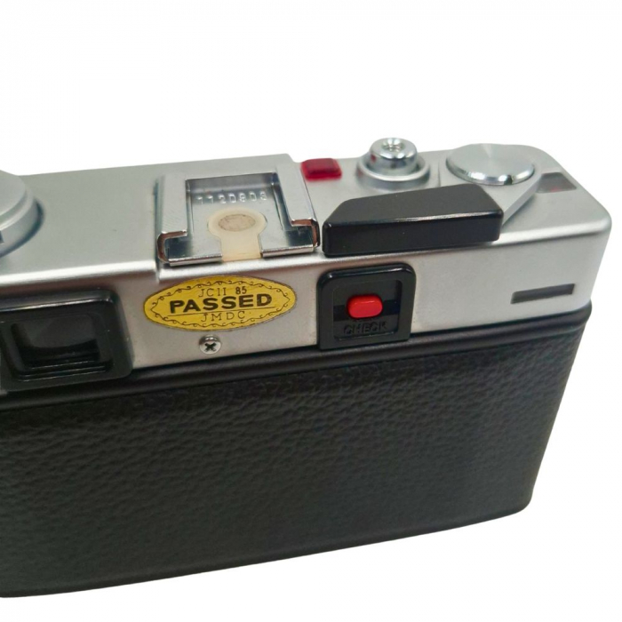 Minolta Hi-Matic F – Cameră analog 35mm cu expunere automată și obiectiv Rokkor 38mm f/2.7, fabricată în Japonia [3]