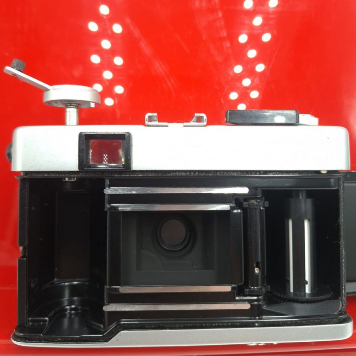 Minolta Hi-Matic G – Cameră analog 35mm cu expunere automată și obiectiv Rokkor 38mm f/2.8, fabricată în Japonia [3]