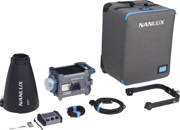 NANLUX Evoke 600C LED Full-color Spot Light with trolley case [14]