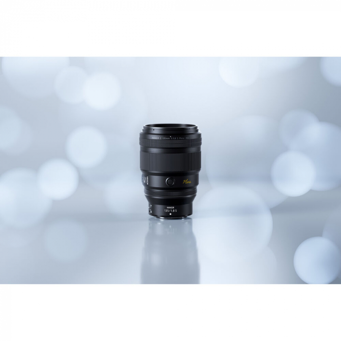 Nikon NIKKOR Z 135mm f/1.8 S Plena – Obiectiv Profesional pentru Portrete cu Bokeh Cinematic [7]