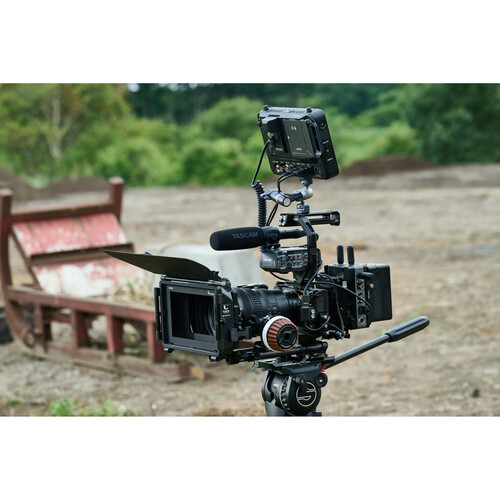 Nikon ZR + 24-70mm f/4 S - Cameră Cinema Full-Frame 6K Compactă cu Dual Base ISO, R3D NE și Stabilizare IBIS pentru Filmări Profesionale [20]