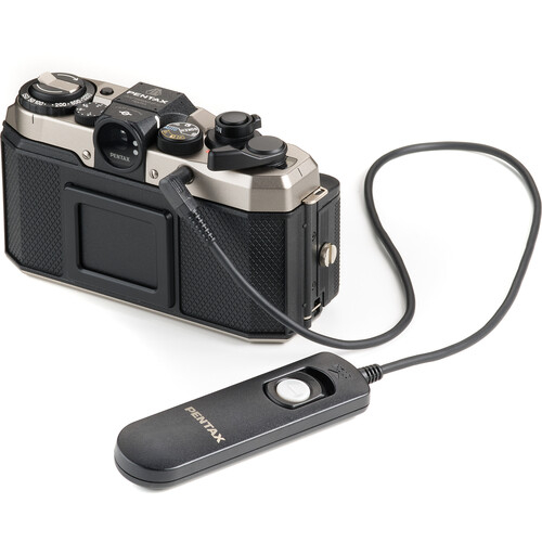 Pentax 17 - Camera Foto Compacta pe Film format Half Frame - 17x24mm [17]